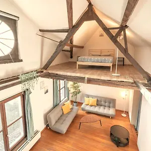 the-old-town-lodge-in-the-heart-of-antwerp.hotelsghent.com/