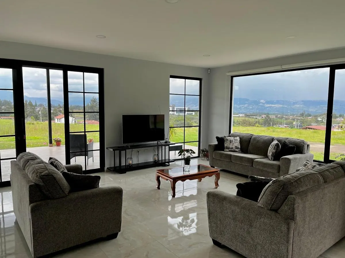 Altos De Tababela Apartment Homestay